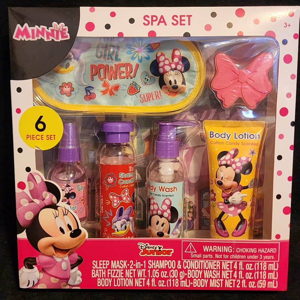 NWT 6 pcs Minnie Mouse Bath Set